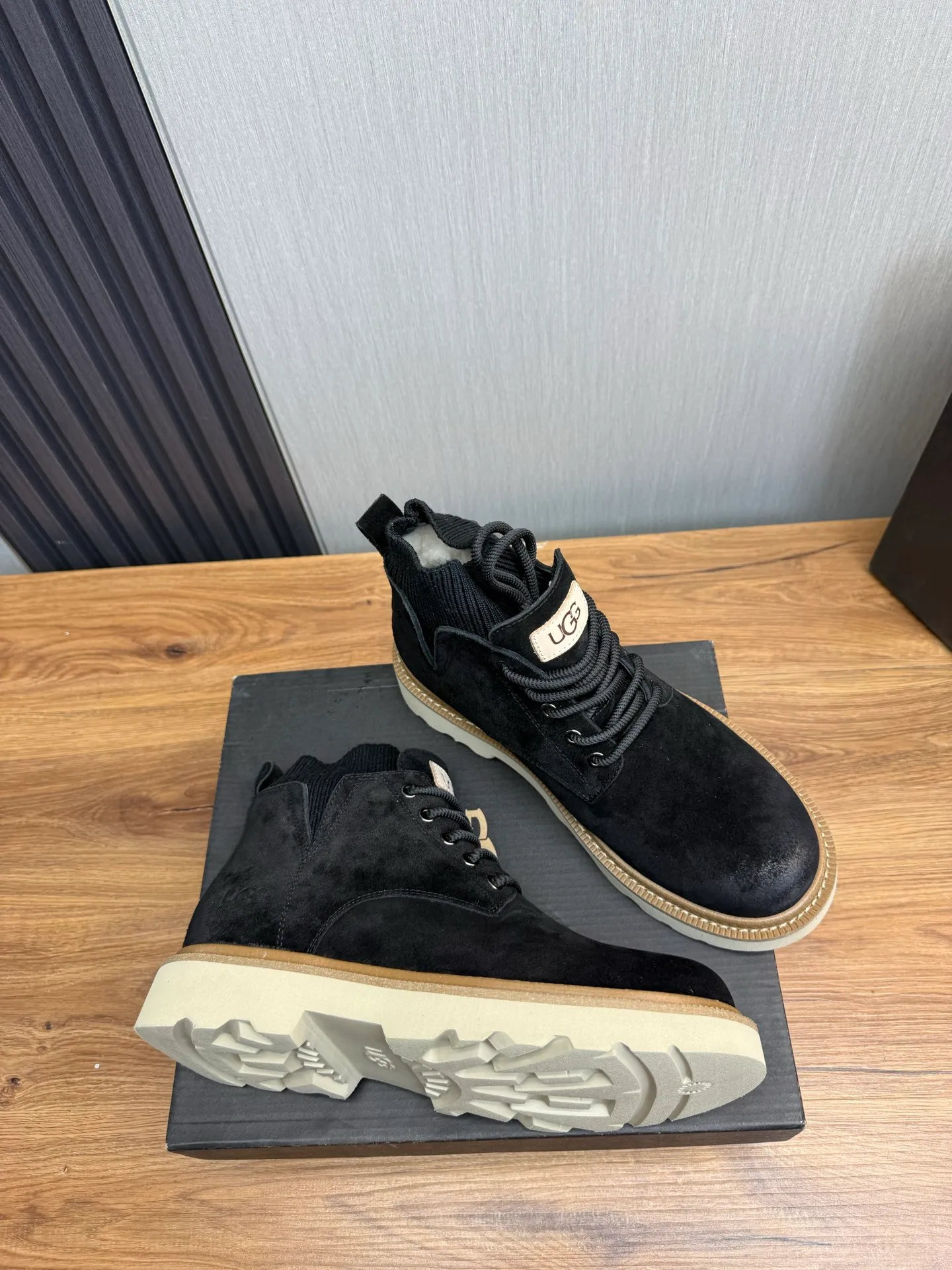 Factory price 640💰 [UGG] Men's hot winter warm boots🐑Simple and fashionable design, cowhide➕comfortable and warm wool lining. Soft and comfortable to wear, good warmth retention, and excellent foot feel. Regular size 38-45
